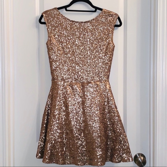 Dresses & Skirts - ✨Rose Gold Sequin Dress